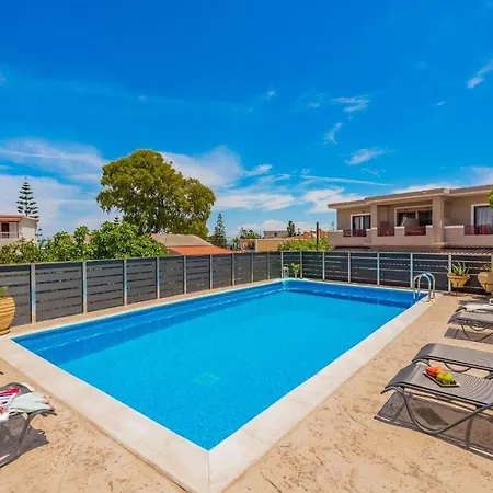 Costas Studios - 450M From Argassi Center, By Zantewize-2