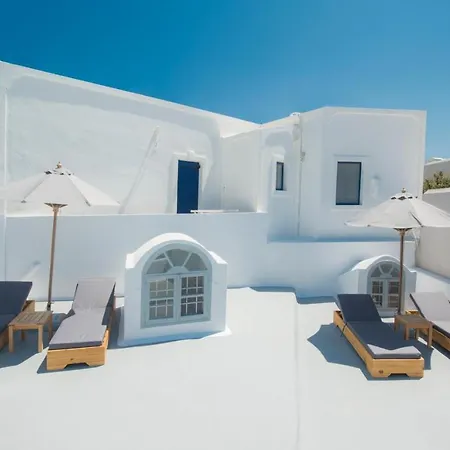 Aqua Serenity Luxury Suites Santorini-3