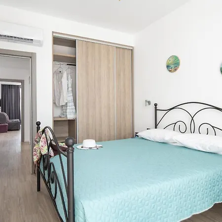 Grand Dodo'S Triada Seaview Studios-3