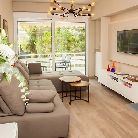 Bright Cozy Aprt In Glyfada-2