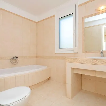 Dafni Villa By Leaderstay-3