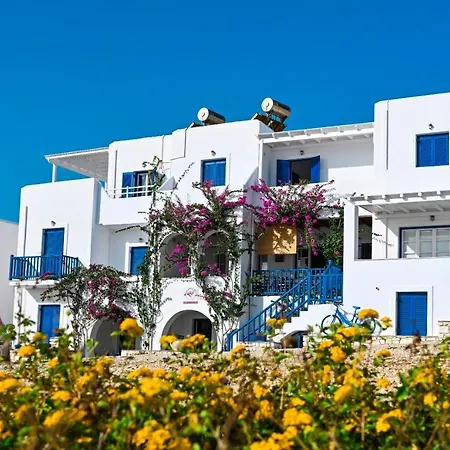 Beachfront Bocamviglies Rooms - Naoussa Bespoke View-3