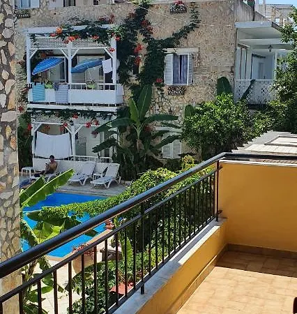 Nicoll Apartments-3