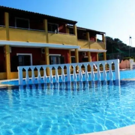 Alexis Pool Apartments-3