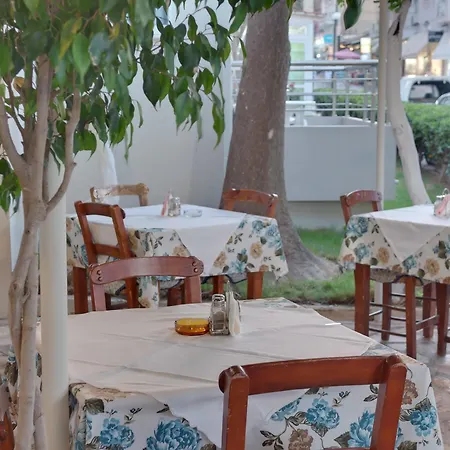 Tarra Seaside Hotel-3