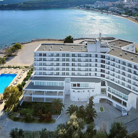 Lucy Hotel-2