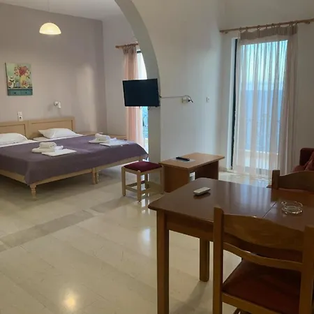 Iro Hotel-3