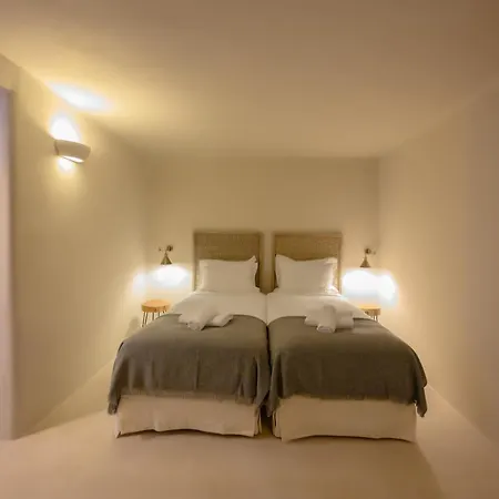 Elements Cave Suites-3