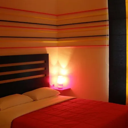 Room In A Neoclassical House - Ladybug-3