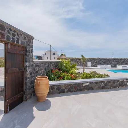 Golden Sunrise Suites In Santorini-3