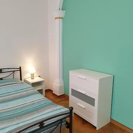 Pilika 4 Room With Shared Bath-2