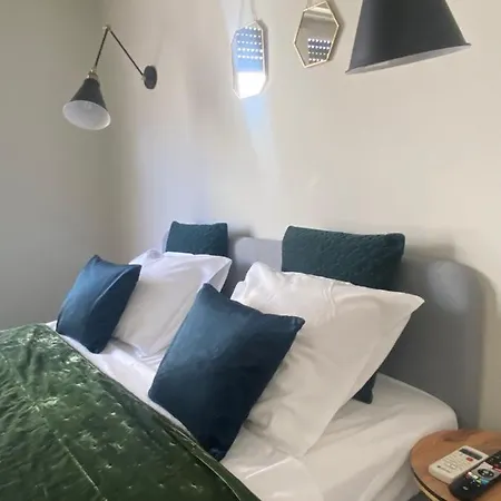 5 Rooms Athens-3