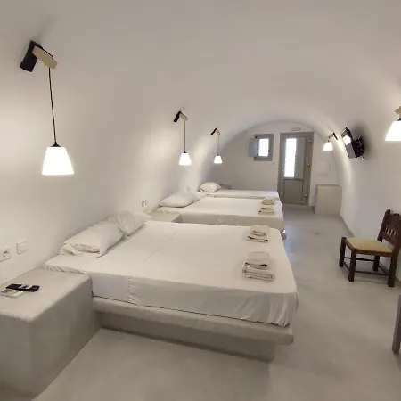 Thira Economy Rooms-3