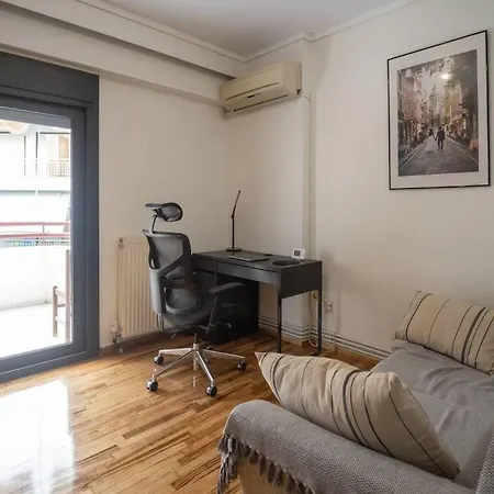 Stylish 3-Bed Flat In Kalamaria, Thessaloniki-3