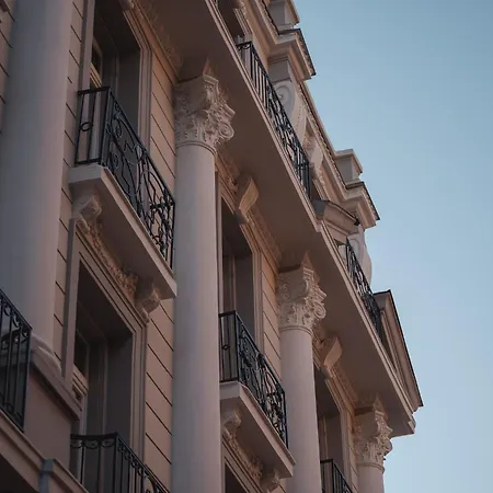 Zenith Premium Suites-3