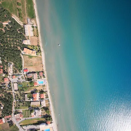Paradise Elegant Beach Apartments, By Zantewize-2