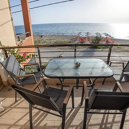 Dafni'S Beachfront Luxury Studios-3