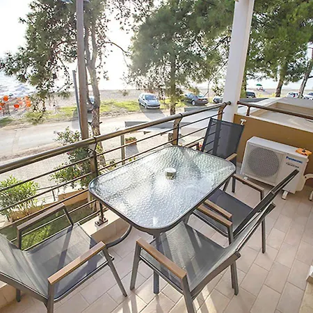 Dafni'S Beachfront Luxury Studios-2
