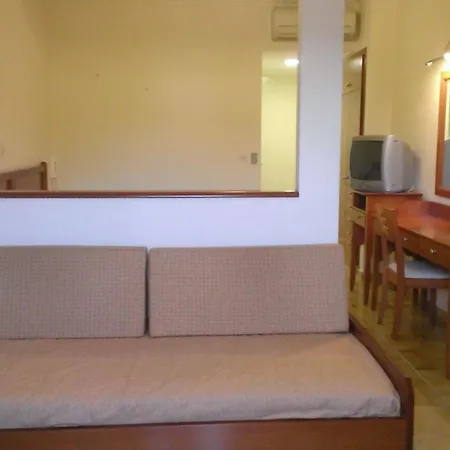 Captain Yiannis Studios & Apartments-3