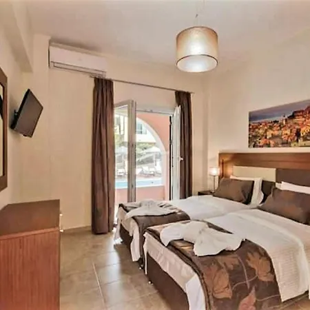 Bella De Lux Apts-3