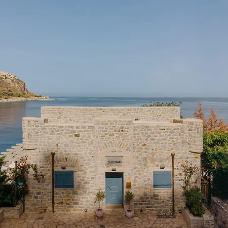 Kourmas Suites-3