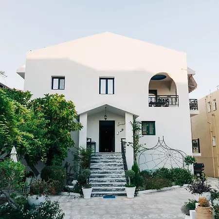 Alisaxni Studios-3