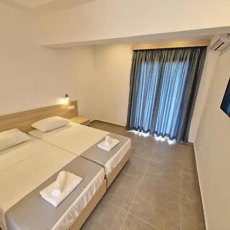 Lilly Rooms-2