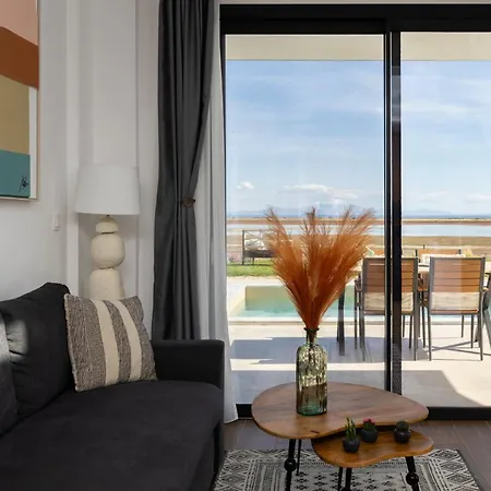 Flamingo View Suites & Villas-3
