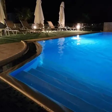 Carisa Suites And Apartments-2