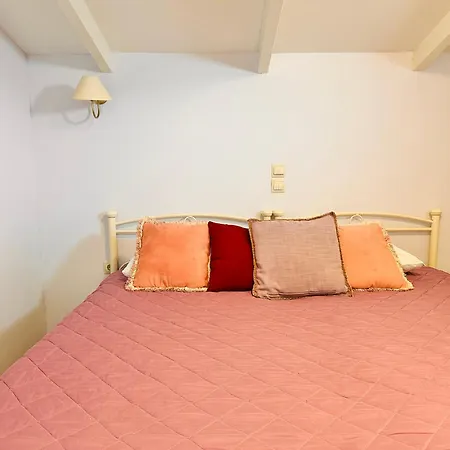 Infinity Blue Beach Apartments - Renovated Apartments 2 Minutes From The Sea & Pool With Scenic Views-3