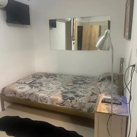 Centrally Located Private Rooms-3
