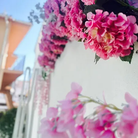 Leonidas House-2