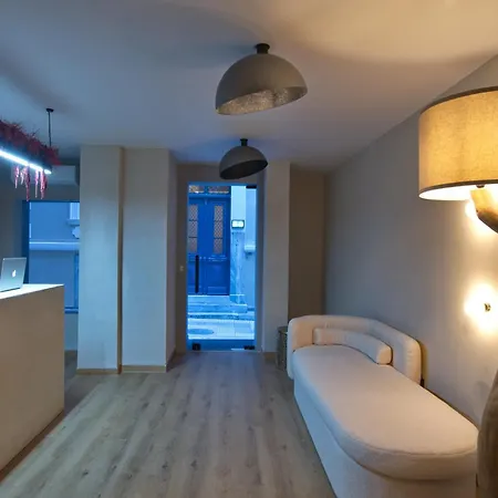 Cityluxe Suites & Rooms-2