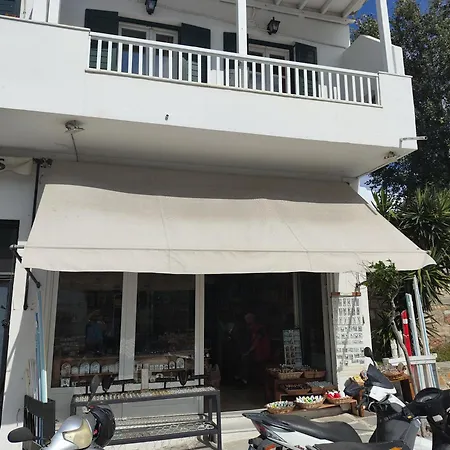 Niki Rooms-3