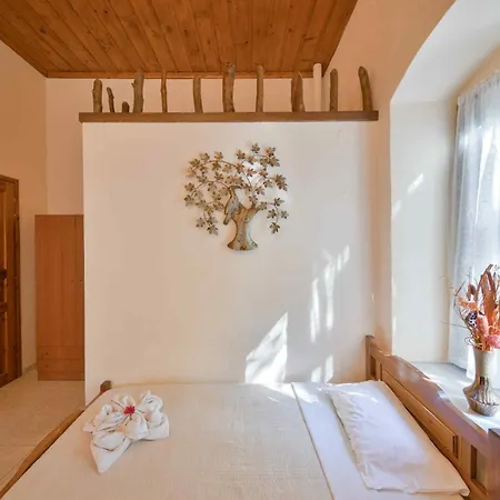 Naftilos Guest House-3