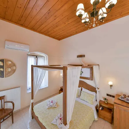 Naftilos Guest House-2