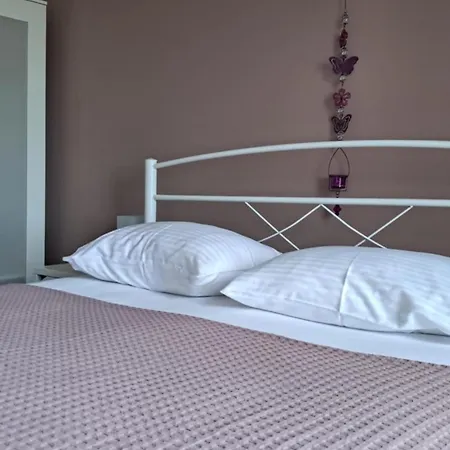 Meerithic Rokka Rooms-3