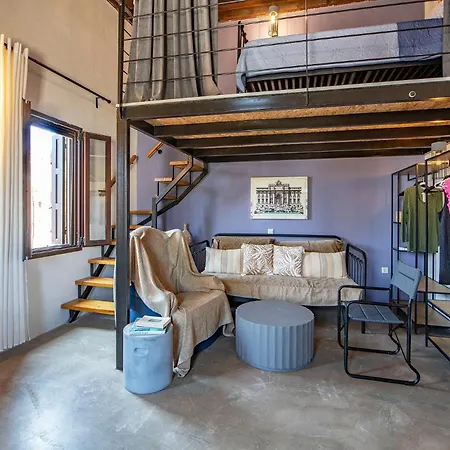 Old Town Corner Luxury Studios-2