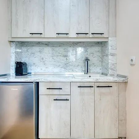 Valery Apartments-3