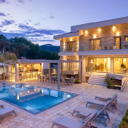 Supreme Luxury Suites-2