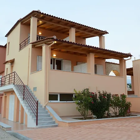 Maria'S Filoxenia Suites-2