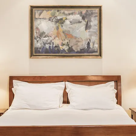 Xenon Inn-2