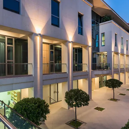 Trianon Luxury Apartments & Suites-3
