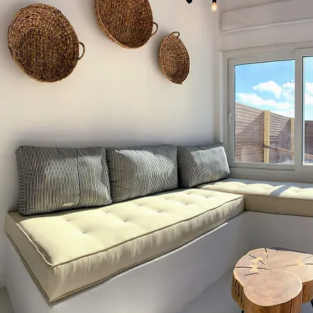 Mesanto Luxury Suites-2