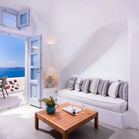 Pezoules Of Oia-3