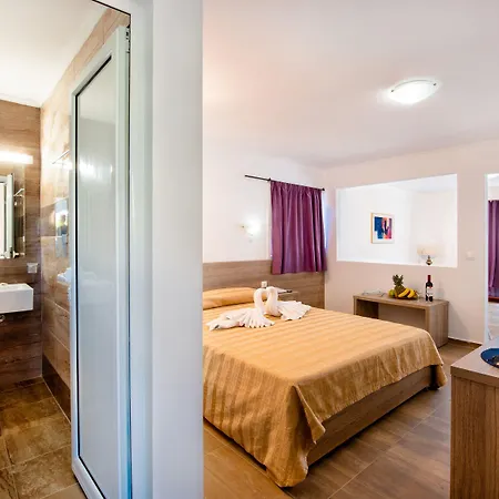 Ilyssion Hotel-2