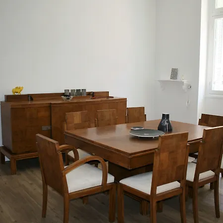 Neoclassical Art House Bhive-3