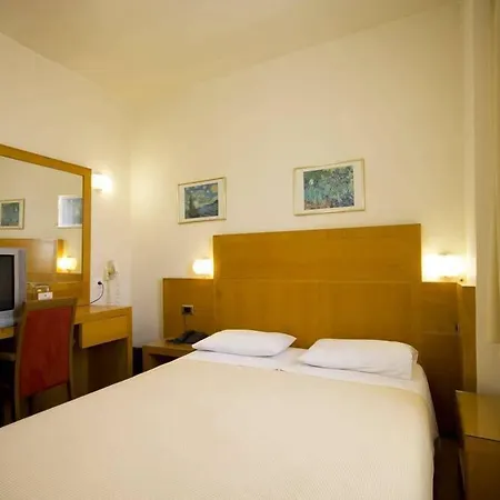 Diana Hotel-2