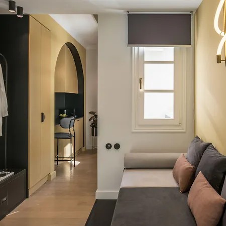 72 Ad Urban Comfort Suites-2