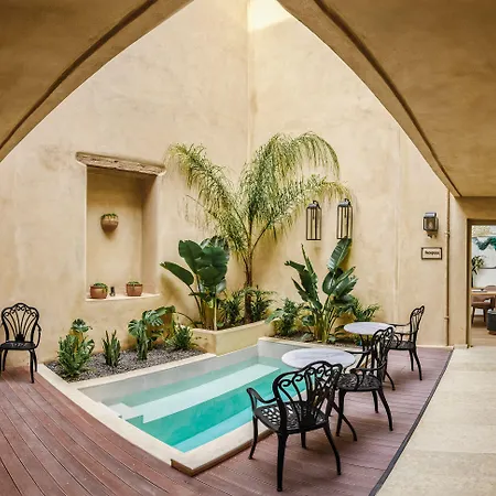 Casa Di Gaga Luxury Suites-2